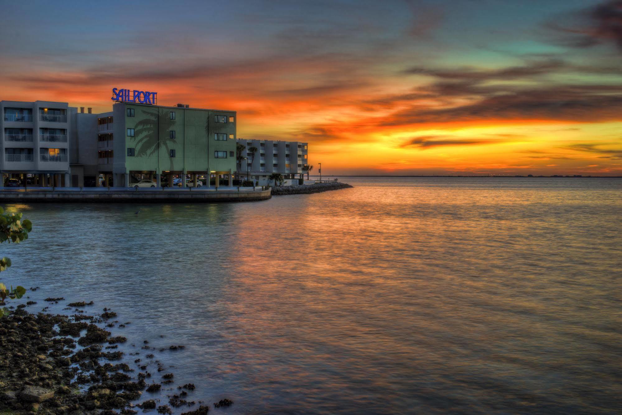 Sailport Waterfront Suites Tampa Extérieur photo