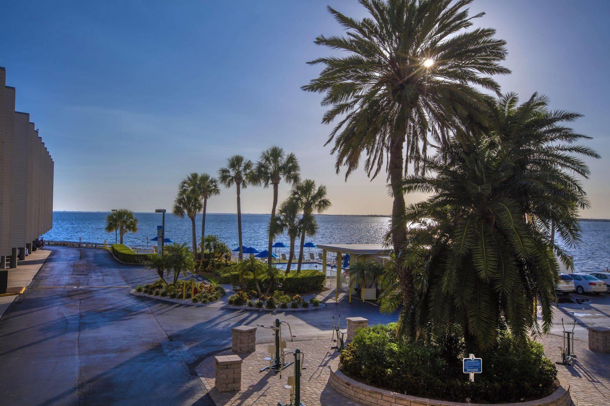 Sailport Waterfront Suites Tampa Extérieur photo